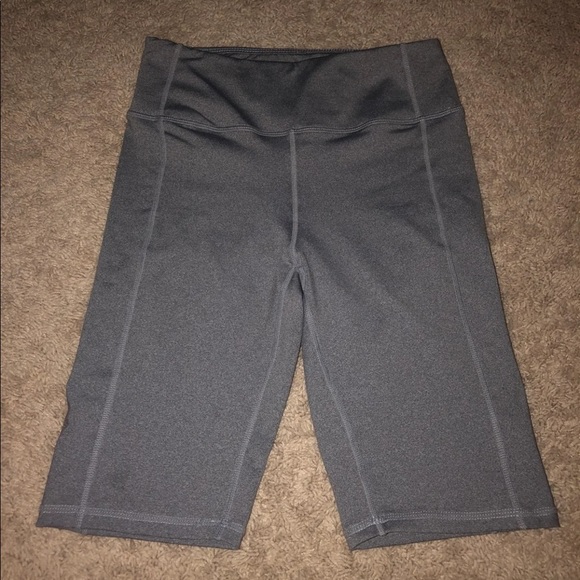 Pretty Little Thing Activewear top and shorts set - Picture 4 of 4